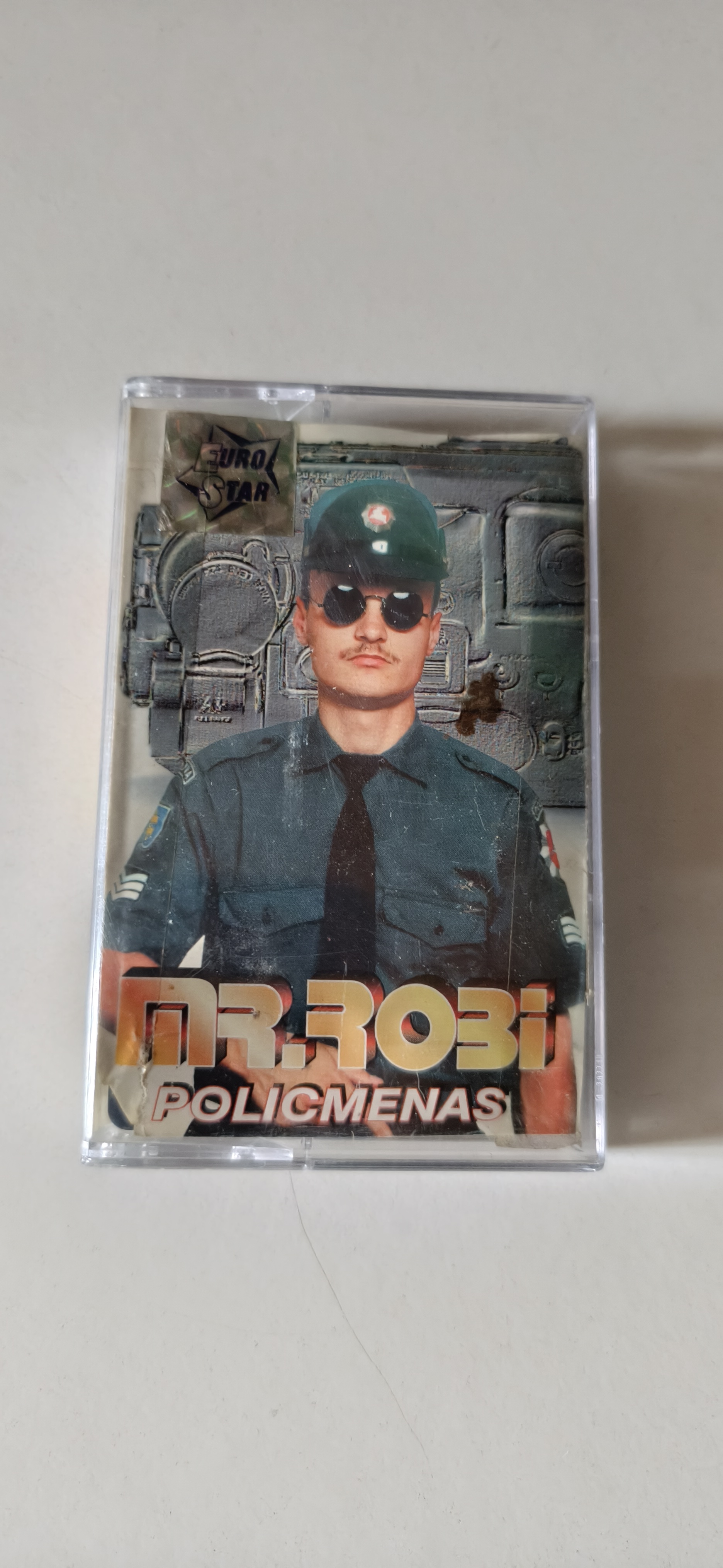 Mr. Robi — Policmenas kasetė